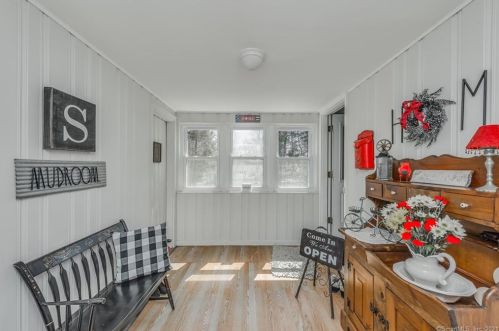 211 Frst St, Hartford CT 06118-2349 exterior