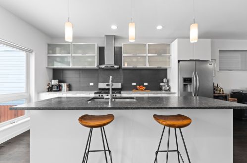 1741 Kedzie Ave, Chicago IL 60652-1909 exterior