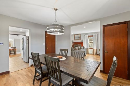 6 Jones Rd, Wallingford CT  06492-4305 exterior