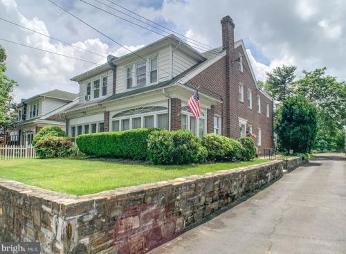 414 Longshore Ave, Philadelphia, PA 19111-3913