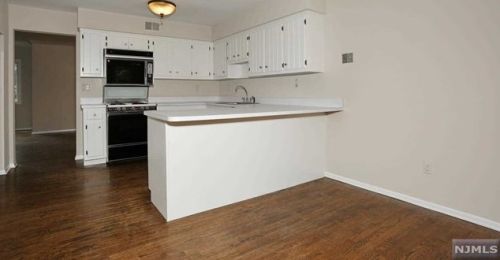 27 Bayard Ln, Mahwah NJ  07430-2236 exterior