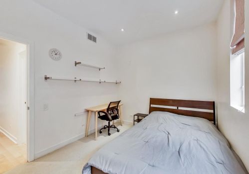 1237 Cottage Pl, Chicago IL  60607-2855 exterior