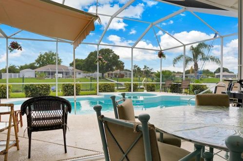 272 Surfside Ave, Fort Pierce FL  34983-1286 exterior