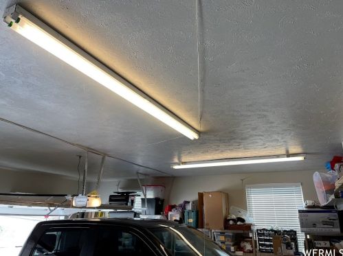 195 Shelly Louise Dr, Sandy UT 84070-4212 exterior