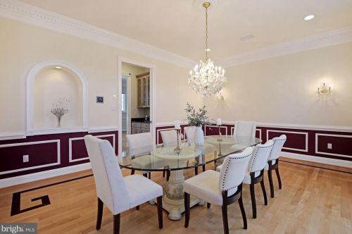 12705 Greenbriar Rd, Rockville MD 20854-6324 exterior