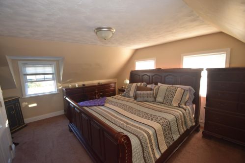 153 Main St, Seabrook NH 03874-4673 exterior