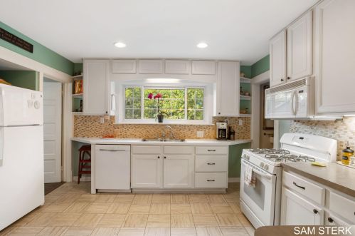 6498 Duncan Lk Rd, Middlevle MI 49333-9730 exterior