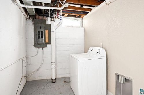 4825 Oakley St, Duluth MN 55804-1235 exterior