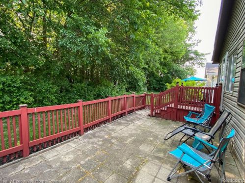 45778 Bonaventure Dr, Macomb Township MI 48044-6021 exterior