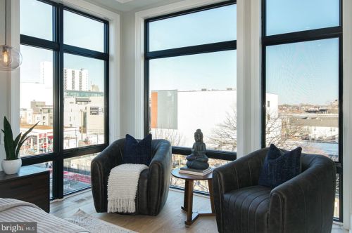 722 Broad St, Philadelphia PA 19146-3119 exterior