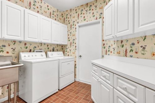 135 Edgemere Way, Naples FL 34105-7107 exterior