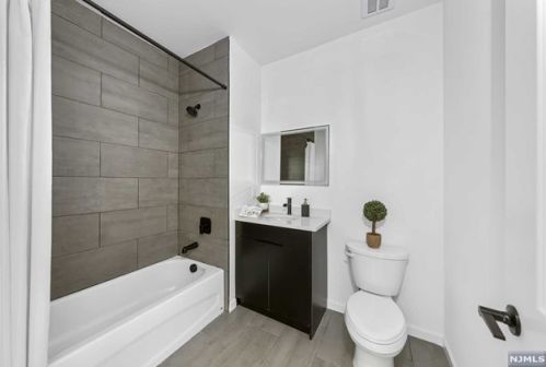 15 13th St, Newark NJ  07107-1505 exterior