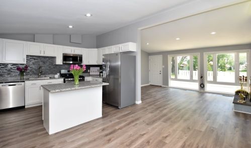 3512 Sunset Dr, Milwaukee WI  53220-1219 exterior