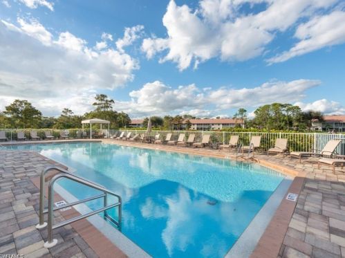 236 Glen Eagle Cir, Naples FL 34104-5715 exterior