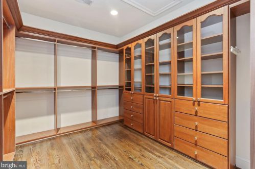 5802 Bent Twig Rd, Mc Lean VA 22101-1806 exterior