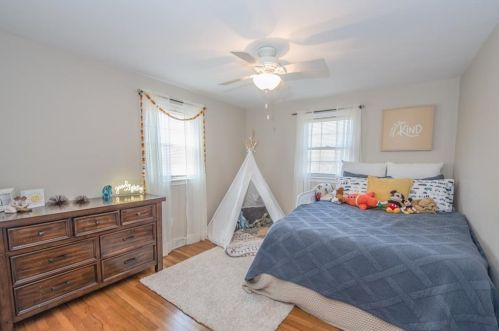 23 Concord Dr, Middletown RI 02842-5251 exterior