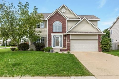 2002 155th St, Des Moines, IA 50325-7916