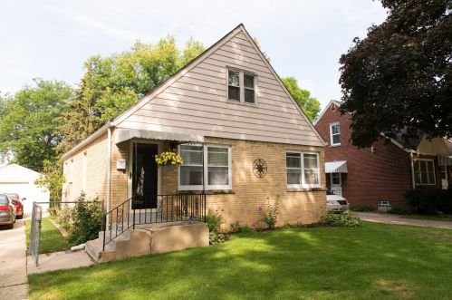 3877 87th St, Milwaukee, WI 53222-2840