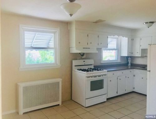 25 Wood St, Outwater NJ  07026-2238 exterior