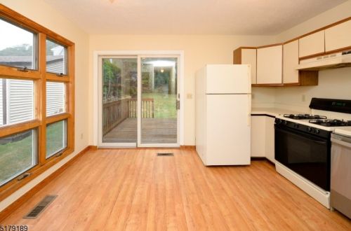 26 Pasadena Pl, Paterson NJ 07506-3413 exterior