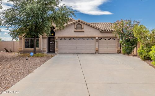 5641 Cactus Garden Dr, Tucson, AZ 85742-8132