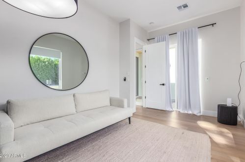 3118 42nd St, Phoenix AZ  85018-6418 exterior