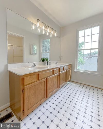 900 Chatsworth Dr, Accokeek MD 20607-2056 exterior