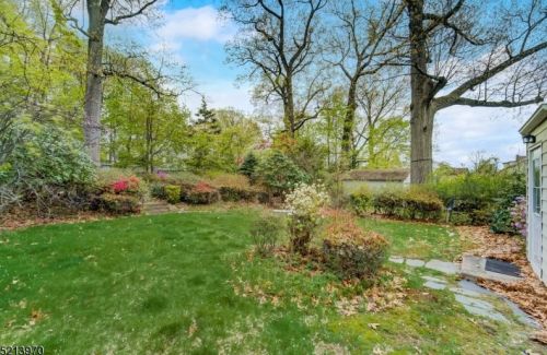 54 Nishuane Rd, Montclair NJ  07042-2425 exterior