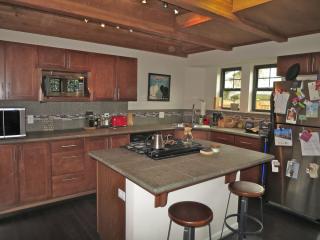 4521 4th Ave, Seattle WA  98105-4812 exterior