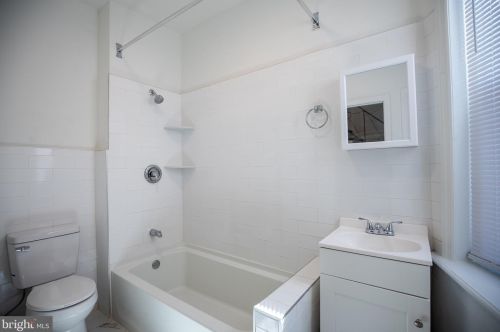 5148 Hazel Ave, Philadelphia PA 19143-1526 exterior