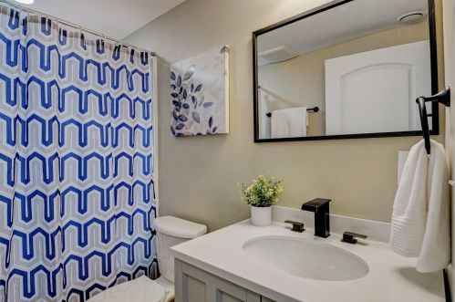 2908 77th St, Milwaukee WI  53222-5016 exterior