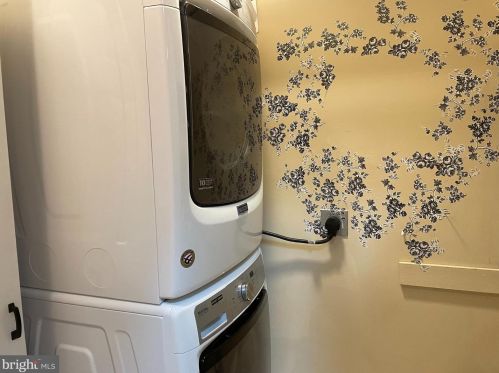 142 Merlin Dr, Hummelstown PA exterior