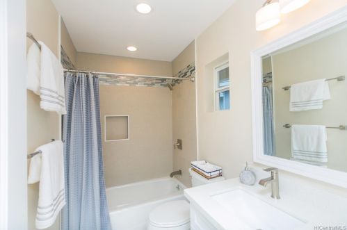 3605 Nipo St, Honolulu HI exterior