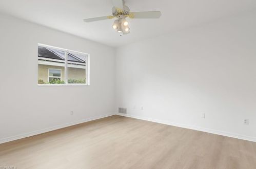 812 102 Ave, Naples FL 34108-3216 exterior