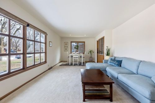 2261 Mallory Ave, Milwaukee, WI 53221-4262