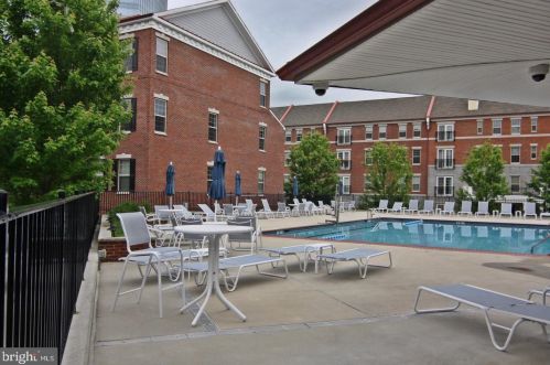 500 Admirals Way, Philadelphia PA 19146-5223 exterior