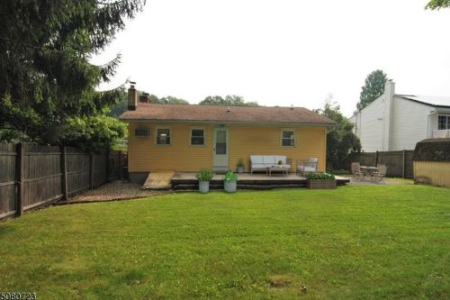 12 Tobyhanna Trl, Hopatcong NJ  07843-1024 exterior