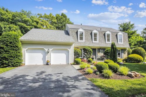 1006 Farm Haven Dr, Rockville MD 20852-4244 exterior