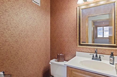 1058 Briar Crk Rd, Saint Paul MN 55123-1515 exterior