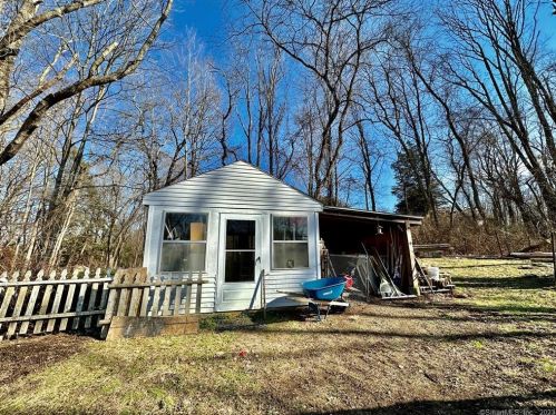 46 Mcgrath Ln, Exeter CT  06249-2608 exterior