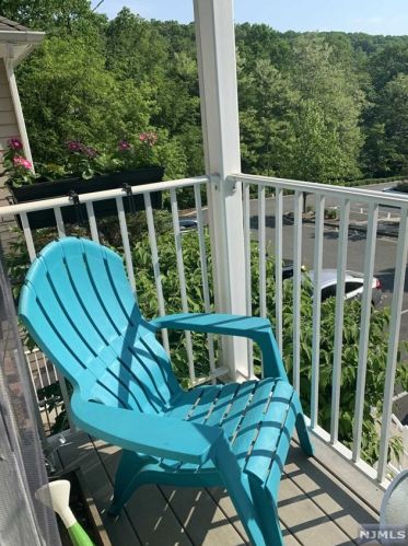 11 Hamburg Tpke, Kinnelon NJ 07405-1541 exterior