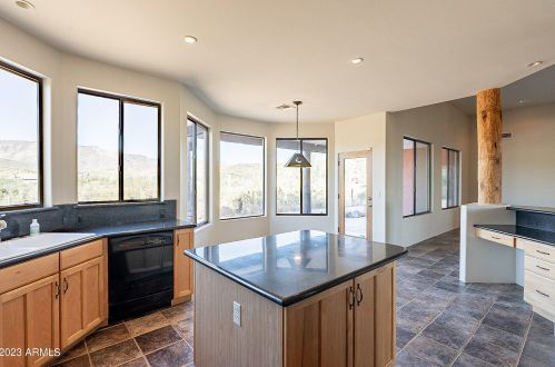 48909 3rd Ave, Phoenix AZ 85027-4700 exterior