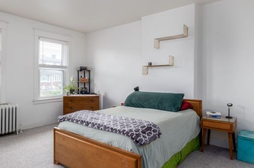 2219 Wightman St, Pittsburgh PA  15217-2065 exterior