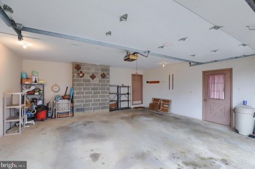 154 Amsterdam Rd, Lancaster PA 17603-9719 exterior