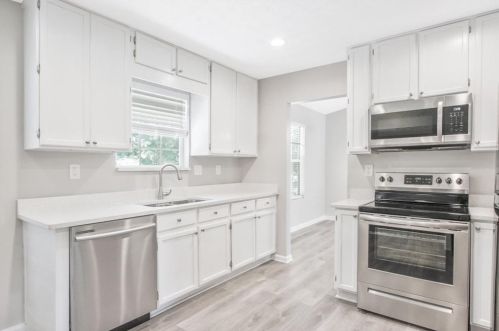 1367 Swift Creek Ln, Lithonia GA  30058-6082 exterior