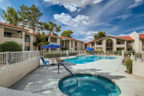 10610 48th St, Phoenix AZ 85044-1740 exterior