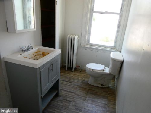 6801 Ditman St, Philadelphia PA 19135-2229 exterior