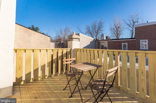 421 Iseminger St, Philadelphia PA 19147-6216 exterior