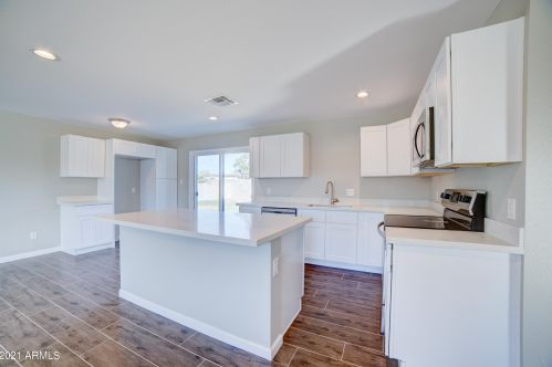 1942 Campo Bello Dr, Phoenix AZ 85032-2051 exterior