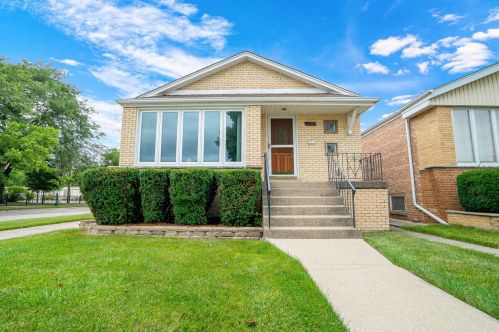 6058 Natoma Ave, Chicago, IL 60638-4114